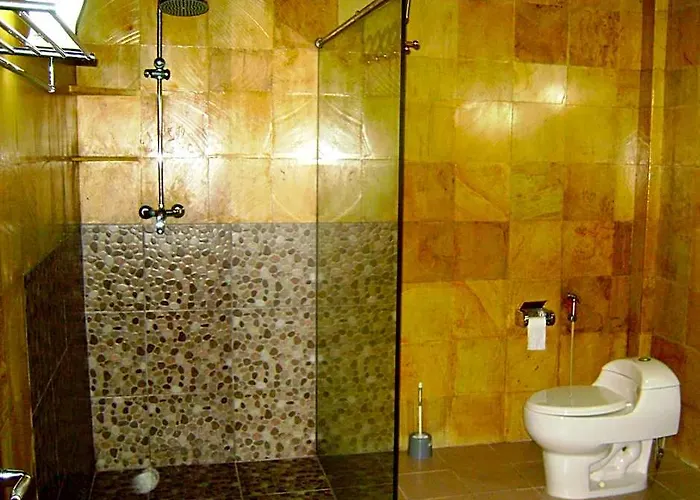 Shangrilah Hotel 3*